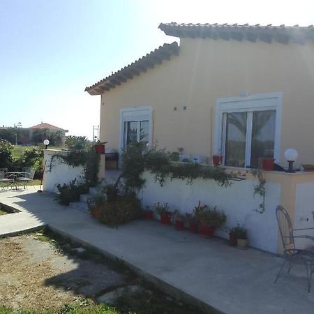 Studios Στουσ Πυργουσ Θερμησ Mytilene Exterior photo