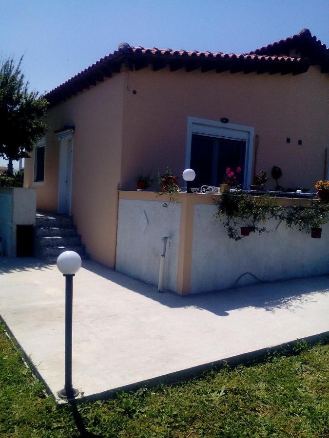 Studios Στουσ Πυργουσ Θερμησ Mytilene Exterior photo